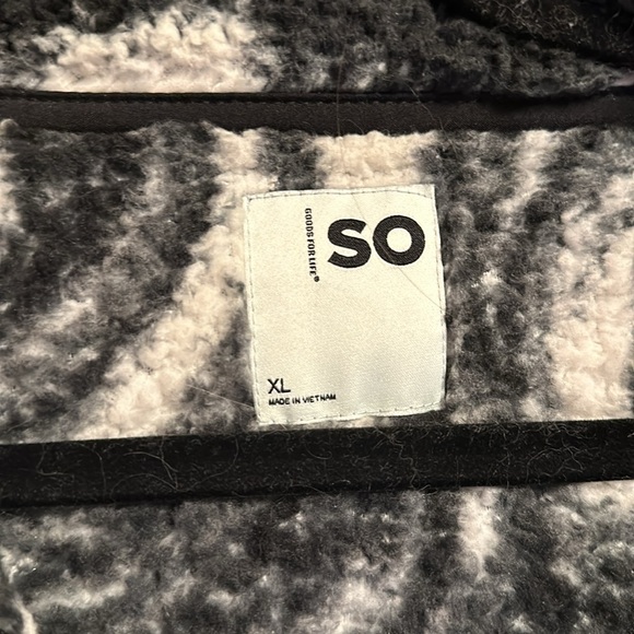 SO black and white swirl Sherpa pullover - Picture 2 of 4